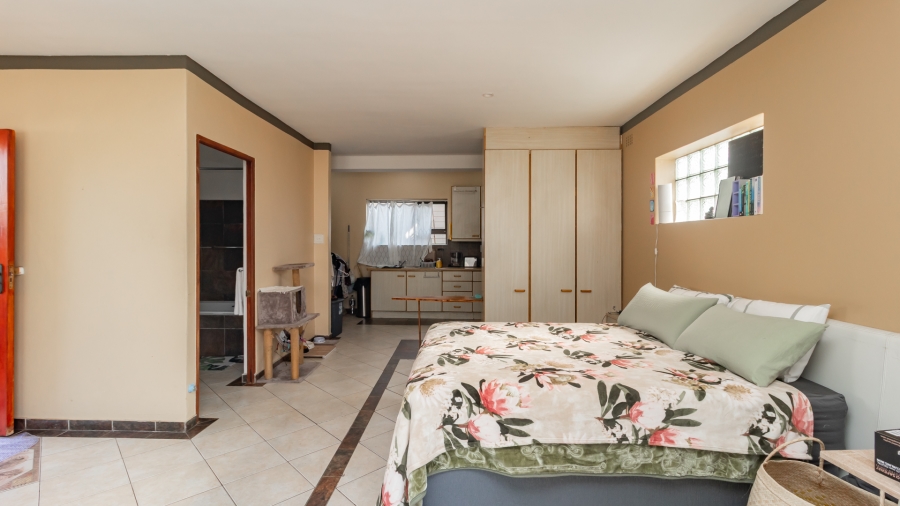 4 Bedroom Property for Sale in Table View Western Cape